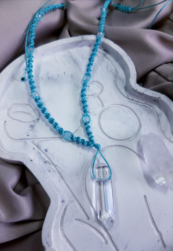 Naszyjnik Światła i Intuicji, Kryształ górski, Kamień księżycowy