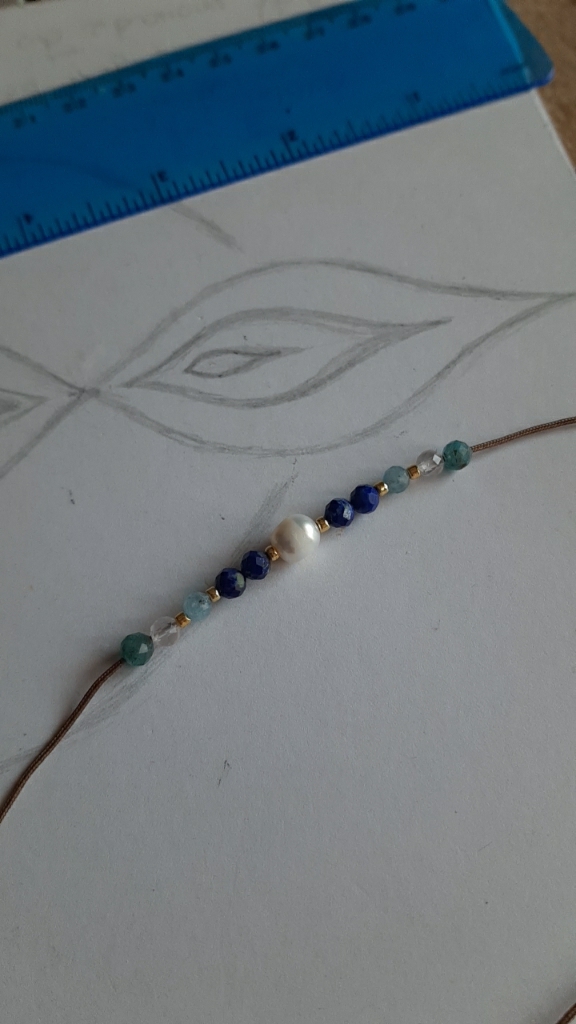 Bransoletka personalizowana z perełką.  Lapis lazuli, apatyt, akwamaryn, kwarc rozowy. - obrazek 2
