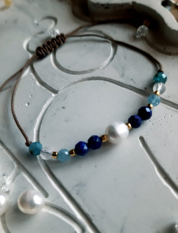 Bransoletka personalizowana z perełką.  Lapis lazuli, apatyt, akwamaryn, kwarc rozowy.